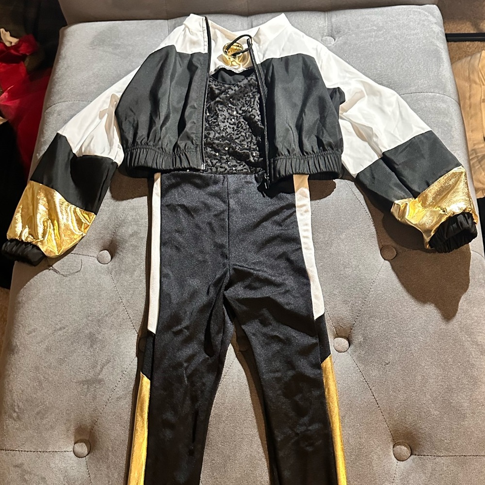 Dance costume. Hip hop girls intermediate child